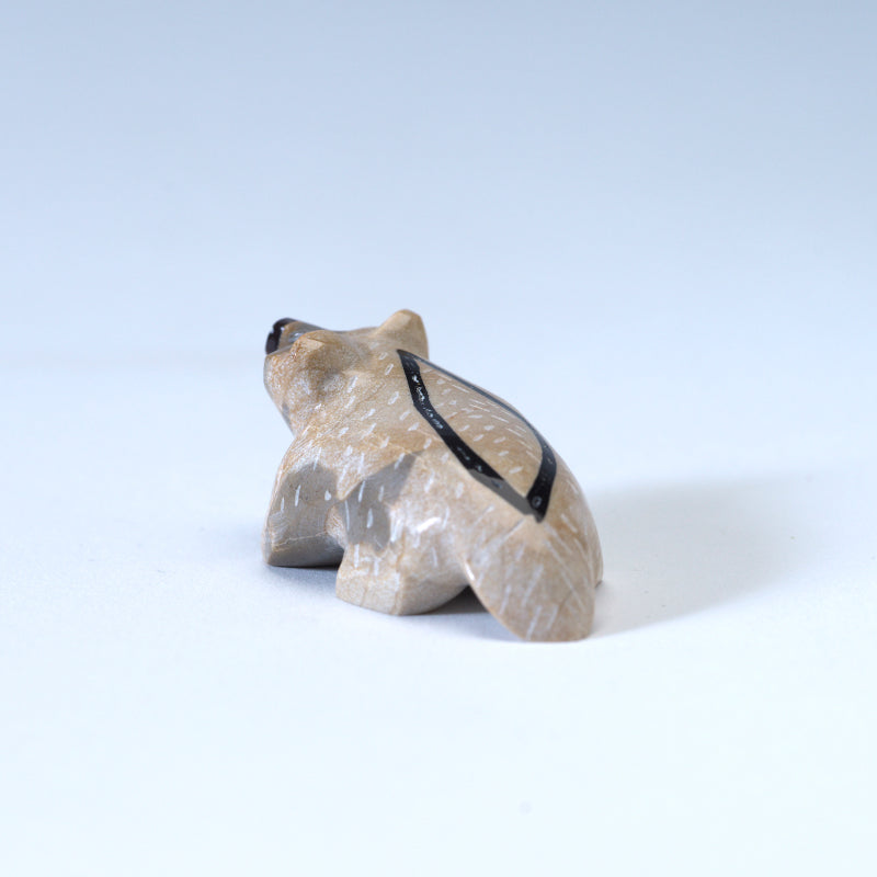 Enrike Leekya: Zuni Travertine, Badger