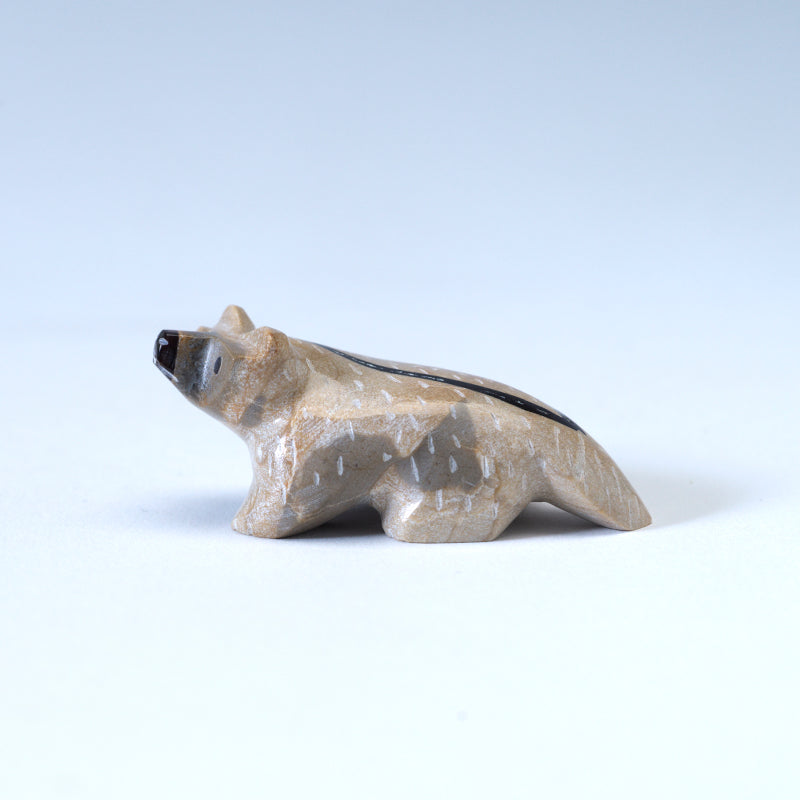 Enrike Leekya: Zuni Travertine, Badger