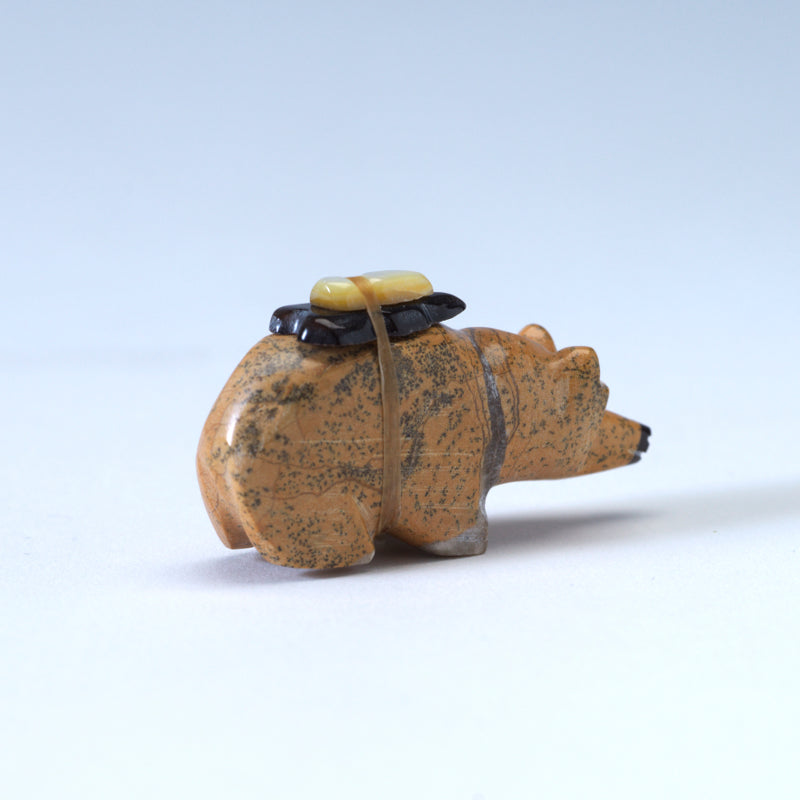 Enrike Leekya: Zuni Travertine, Bear