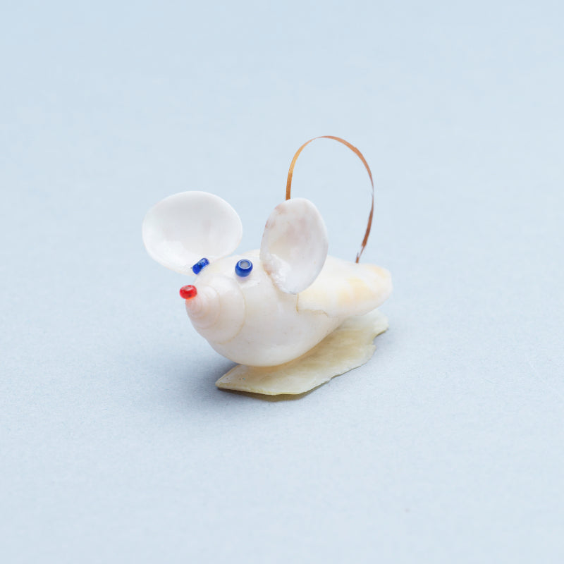 Ruben Najera: Shell, Mouse on Base
