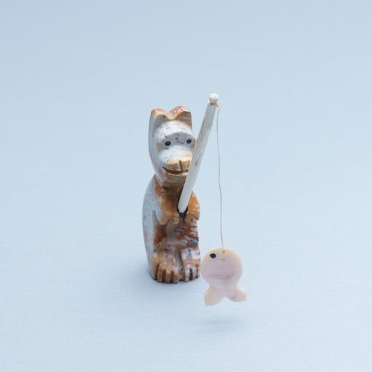 Waldo Davis: Tigilite, Standing Fishing Bear