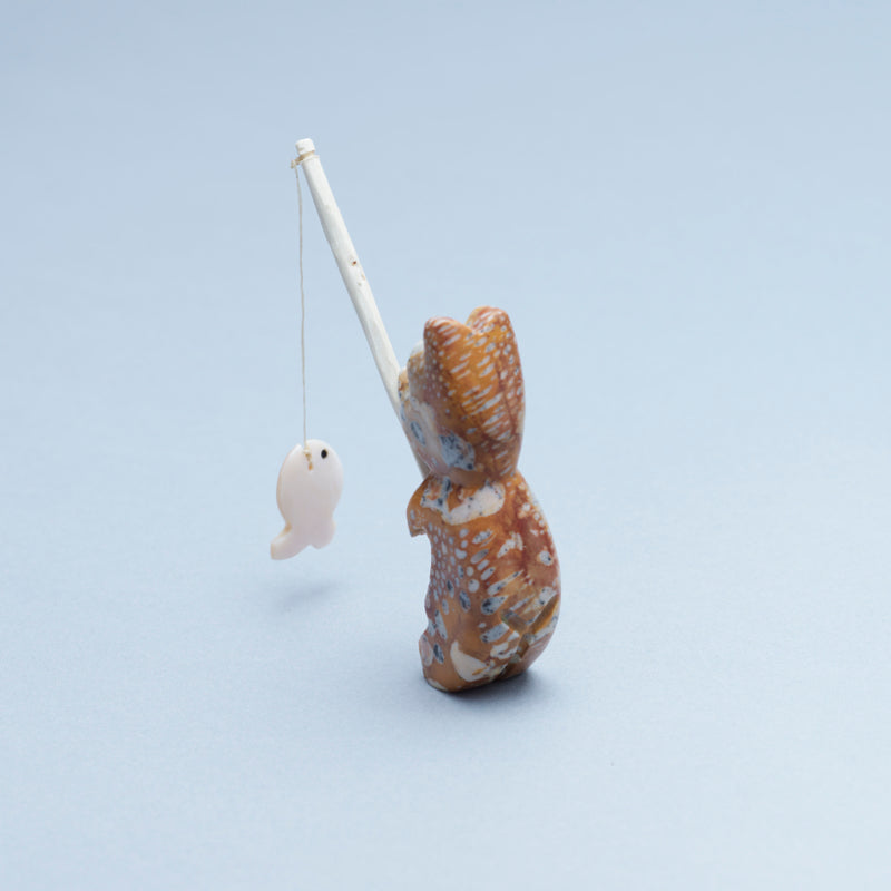 Waldo Davis: Tigilite, Standing Fishing Bear