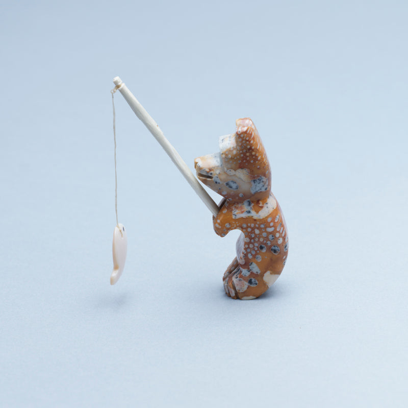 Waldo Davis: Tigilite, Standing Fishing Bear