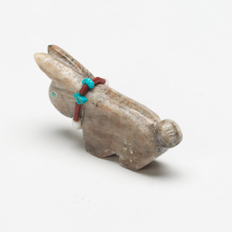 Benina Kallestewa: Ojo Rock, Rabbit