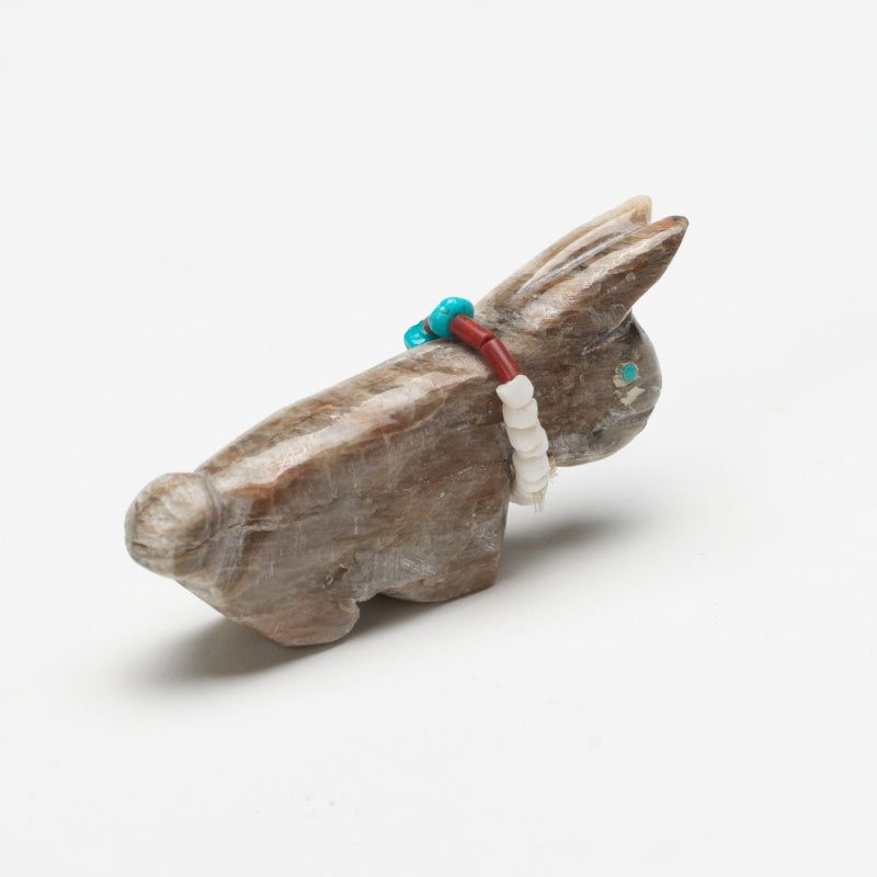 Benina Kallestewa: Ojo Rock, Rabbit