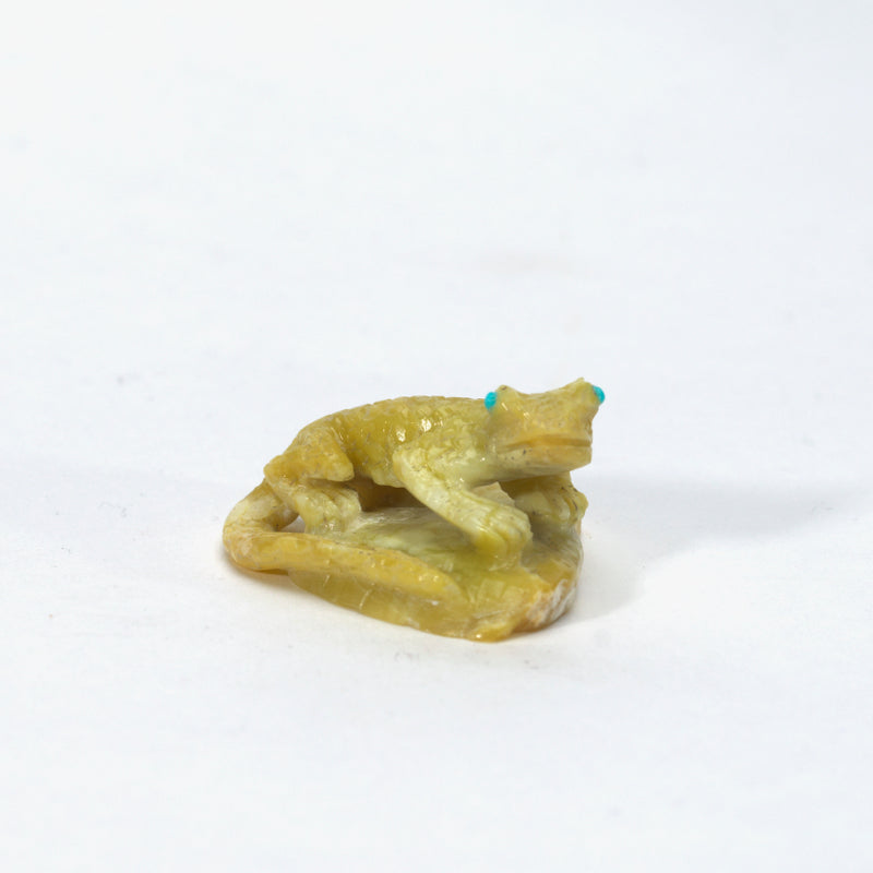 Green Ricolite Bernard Laselute: Ricolite, Lizard on base – Zuni Artist Resource Team