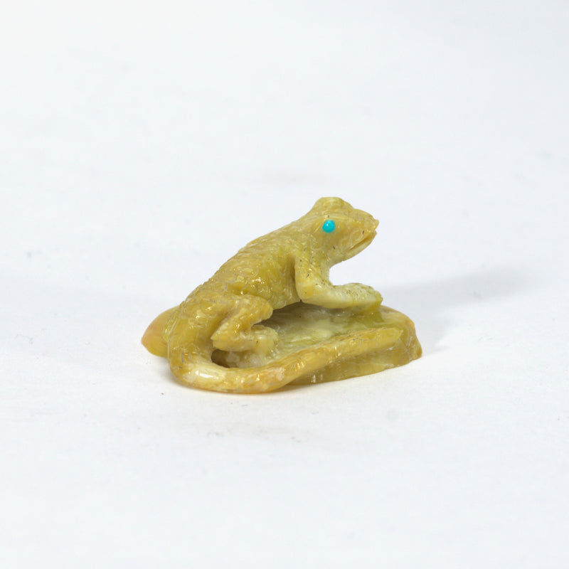 Green Ricolite Bernard Laselute: Ricolite, Lizard on base – Zuni Artist Resource Team