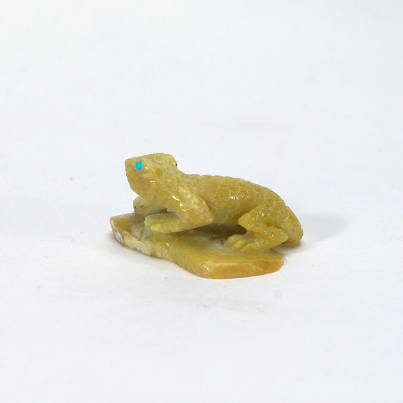 Green Ricolite Bernard Laselute: Ricolite, Lizard on base – Zuni Artist Resource Team