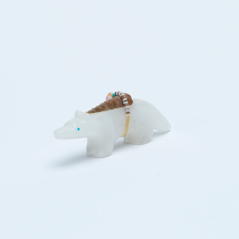 Lynn Quam: Alabaster, Wolf