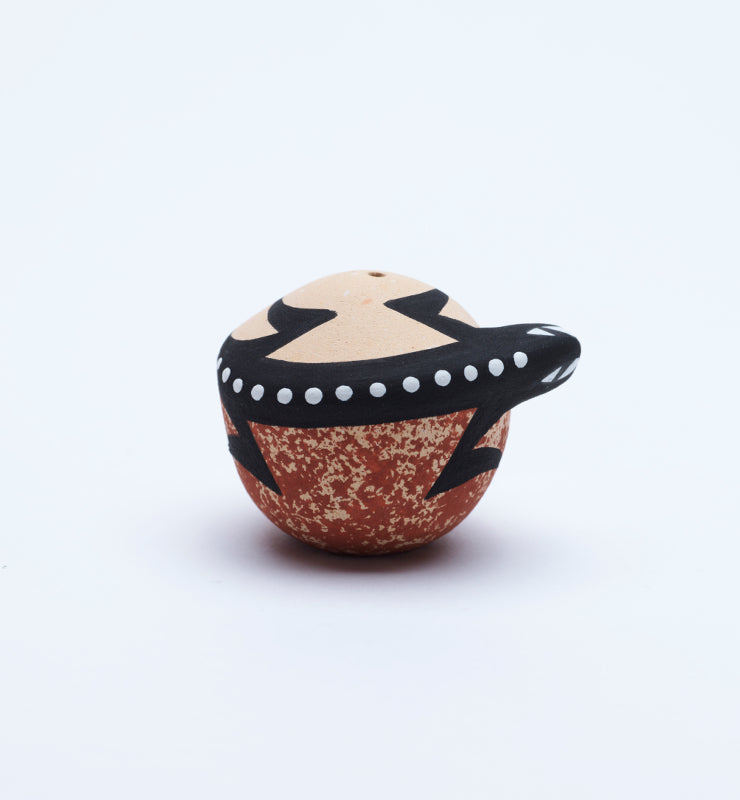 Yvonne Nashaboo: Seed Pot Pottery W/Lizard