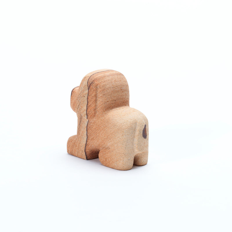 Silvan Panteah: Sandstone, Dog